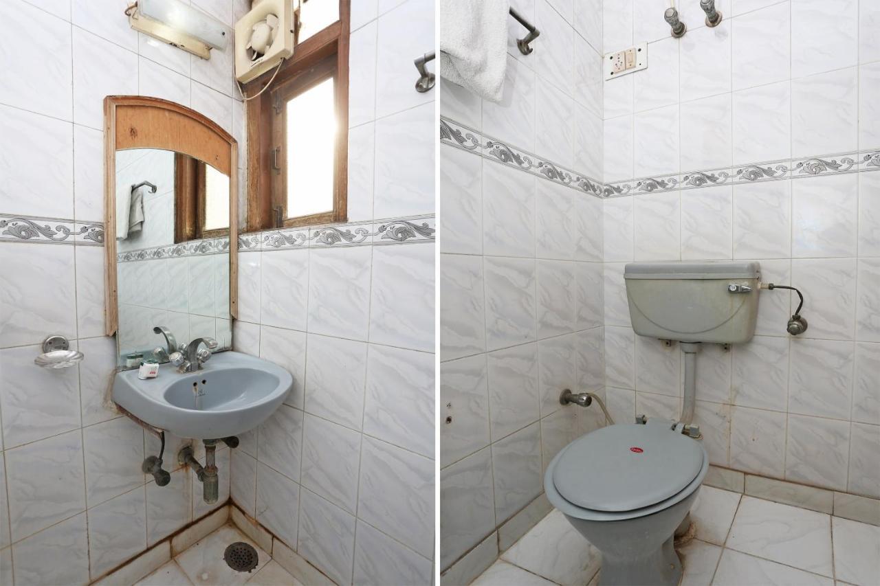 Oyo 8188 Vardhmaan Inn Delhi  Bagian luar foto